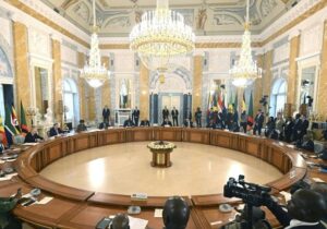 Afrikalı arabulucu heyetle görüşen Putin: “Barış isteyenlerle yapıcı diyaloga hazırız”