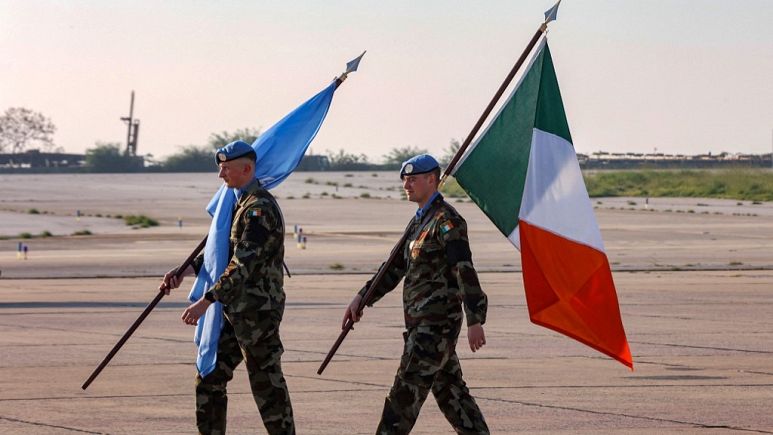 İrlanda’da hükümetin tarafsızlığı tartışmaya açması NATO karşıtlarını harekete geçirdi
