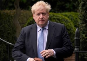 İngiltere eski Başbakanı Boris Johnson milletvekilliğinden istifa etti