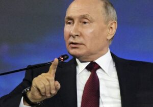 Putin: “Belarus’a nükleer silahların ilk sevkiyatı tamamlandı”