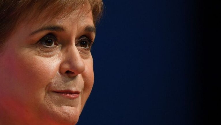 İskoçya eski Başbakanı Nicola Sturgeon gözaltına alındı