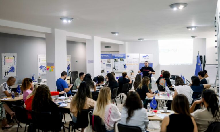 Yapay Zeka Alanında Sosyal Beceriler atölye çalışması katılımcıları dijital geleceğe hazırladı