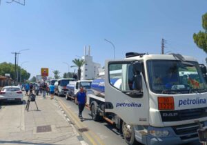 Güneydeki benzinciler sınır geçişlerini tıkadı