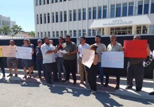 “Sizin derdiniz seçim, bizim derdimiz geçim”