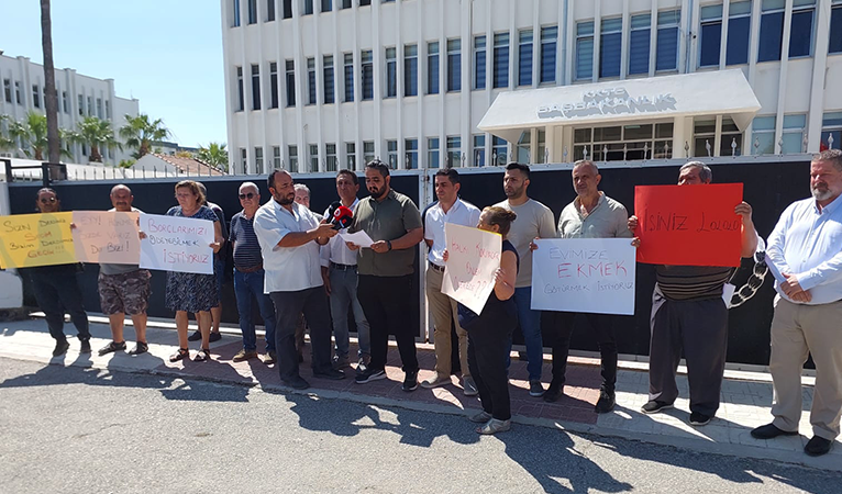 “Sizin derdiniz seçim, bizim derdimiz geçim”