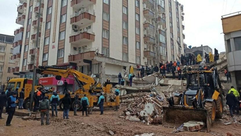 51 kişinin yaşamını yitirdiği bina sahipleri kayıplara karıştı: “AKP bağı tesadüf değil”