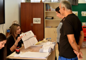 Seçime katılım oranı saat 13.00 itibarıyla yüzde 12.40 olarak açıklandı