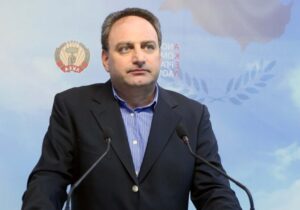 Stefanu’dan Hristodulidis’e: “Kıbrıslı Türkler için bir çıkış yolu sunmalıyız”