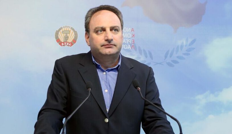 Stefanu’dan Hristodulidis’e: “Kıbrıslı Türkler için bir çıkış yolu sunmalıyız”