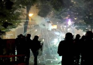 Fransa’daki eylemler 5. gününde: 1300’ü aşkın kişi gözaltına alındı
