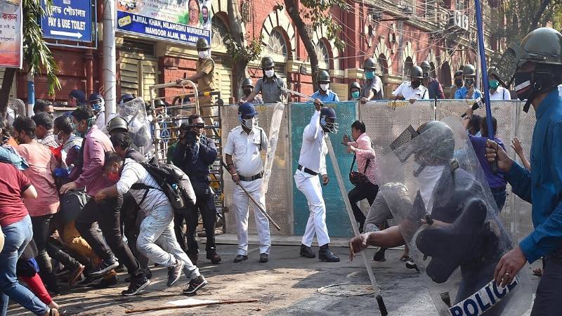 Hindistan’da yerel seçimler kana bulandı; sandık başı kavgalarında 48 kişi öldü