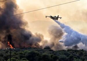 Türkiye, Yunanistan’a yangın söndürme uçağı gönderiyor
