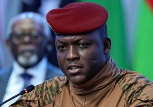 “Afrika devletleri, emperyalistlerin elindeki kuklalar gibi davranmamalı”