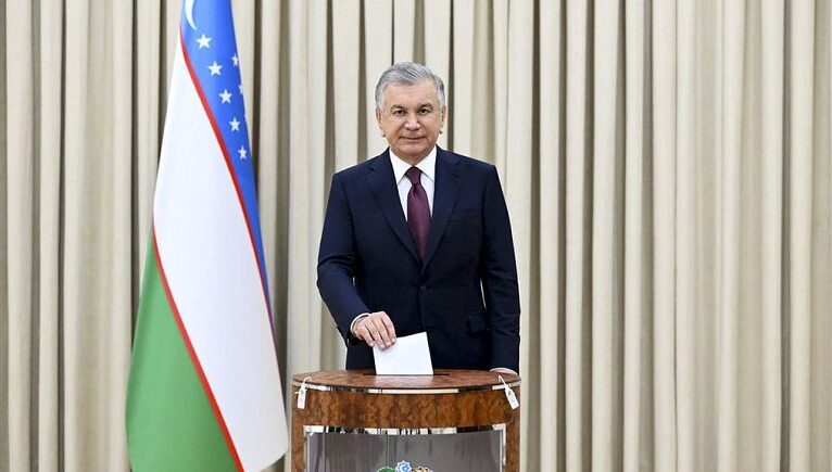 Özbekistan’da seçimleri Cumhurbaşkanı Mirziyoyev yeniden kazandı