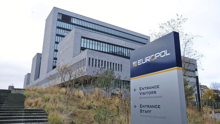 Europol ve Interpol’den insan kaçakçılığı operasyonu: Kıtalararası suç şebekesi çökertildi