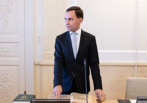 Finlandiya’da sağ koalisyon hükümetinde yine ırkçı söylem tartışması