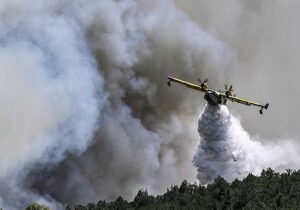 Yunanistan’da orman yangını beş gündür söndürülemiyor