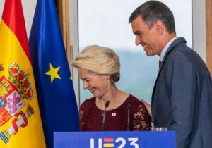 Von der Leyen: “Ukrayna, Moldova ve Batı Balkanların yönü AB’ye tam üyelik”