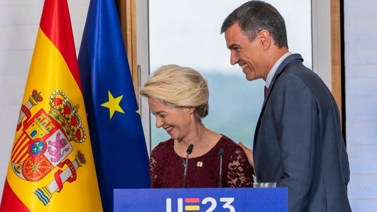 Von der Leyen: “Ukrayna, Moldova ve Batı Balkanların yönü AB’ye tam üyelik”