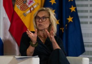 Eşi Filistinli olan Hollanda Başbakan Yardımcısı ve Maliye Bakanı Sigrid Kaag, tehditler nedeniyle siyaseti bırakma kararı aldı