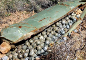 Müttefikleri, ABD’nin Ukrayna’ya misket bombası göndermesi kararından rahatsız: “Masumlar zarar görecek”