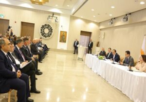 Hristodulides tezlerini diplomatik misyon şeflerine sundu