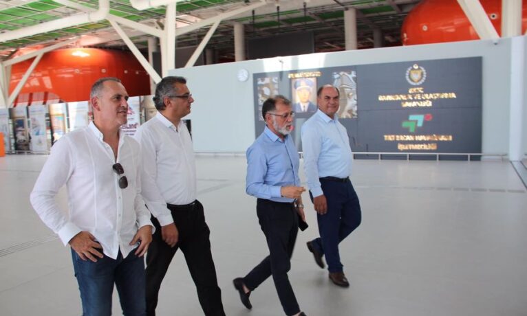 Erhürman yeni Ercan Havalimanı’nda incelemelerde bulundu