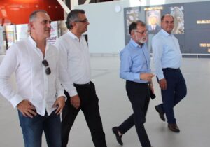 Erhürman yeni Ercan Havalimanı’nda incelemelerde bulundu