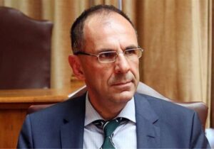 Yunanistan Dışişleri Bakanı: “Kıbrıs’ın katılımı AB-NATO işbirliği için şart”