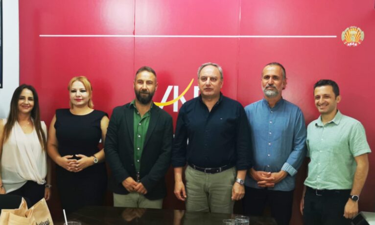 KTÖS AKEL ile görüştü: Toplantıda Kıbrıslı Türklerin yerinin birleşik federal bir Kıbrıs ve AB olduğu vurgulandı
