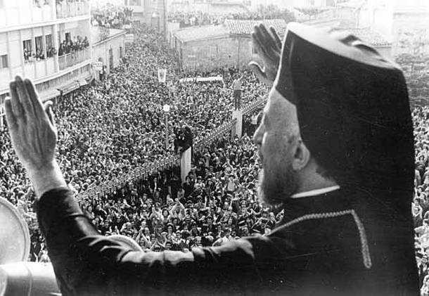 Bir ada bölünüyor: 15 Temmuz 1974 Yunan Cuntasının Darbesi