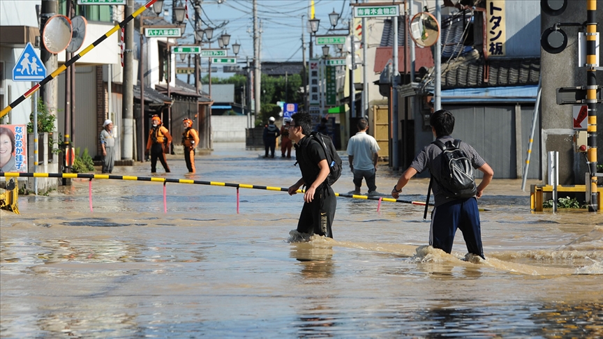 Japonya’da aşırı yağışlar sonrası 370 bin kişi için tahliye çağrısı