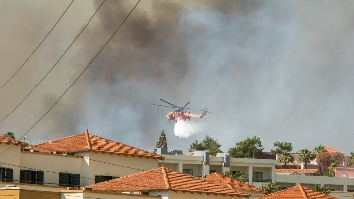 Kıbrıslıların Yunanistan’daki yangınlar nedeniyle risk altında olduğuna dair bilgi yok