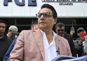Ekvador’da yaklaşan seçim öncesinde devlet başkanı adayı Villavicencio vurularak öldürüldü