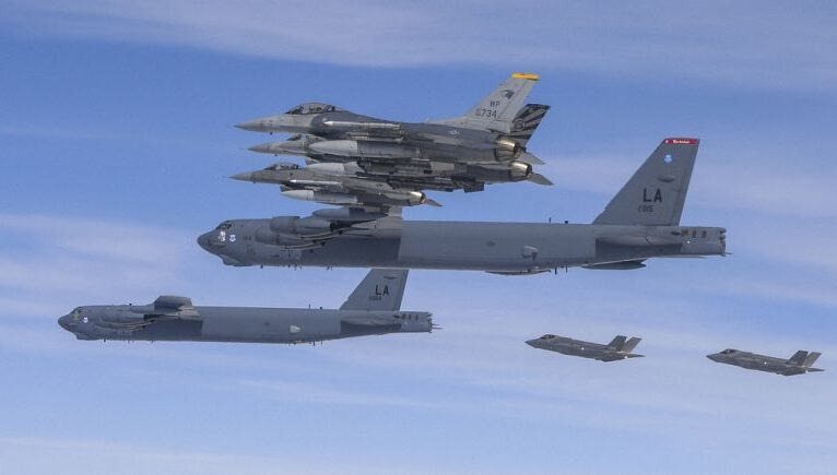 NATO hava sahasını ihlal eden iki Rus bombardıman uçağına müdahale edildi