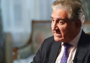 Pakistan’da muhalif lider Şah Mahmut Kureyşi sebep gösterilmeksizin gözaltına alındı