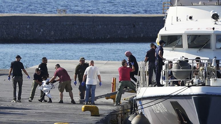 Yunan adası açıklarında iki göçmen teknesi battı, dördü çocuk beş kişi öldü