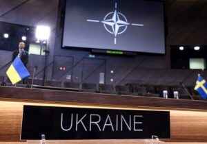 Ukrayna, NATO’ya katılmak için Rusya’ya toprak bırakma olasılığını saçma olarak nitelendirdi