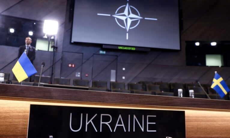 Ukrayna, NATO’ya katılmak için Rusya’ya toprak bırakma olasılığını saçma olarak nitelendirdi