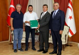 İMO okulların deprem dayanaklılık raporlarını Başbakanlığa sundu