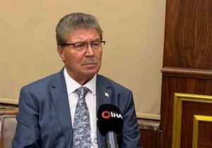 3’lü görüşme tartışmasına Ünal Üstel de katıldı: “Hristodulidis anlaşma istiyorsa taleplerimizi kabul etsin”