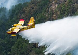 Limasol’daki yangın: Yunanistan iki uçak gönderiyor