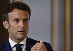 Macron: Nijer’deki Niamey Büyükelçisi, kelimenin tam anlamıyla rehin alındı