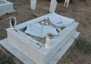 Batı Trakya’da Türk mezarlığına saldırı