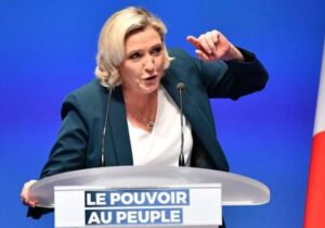 Almanya’nın ardından Fransa’dan da aşırı sağa desteğin arttığını gösteren anket sonuçları geliyor: Le Pen, iki yılda güvenilirliğini artırdı