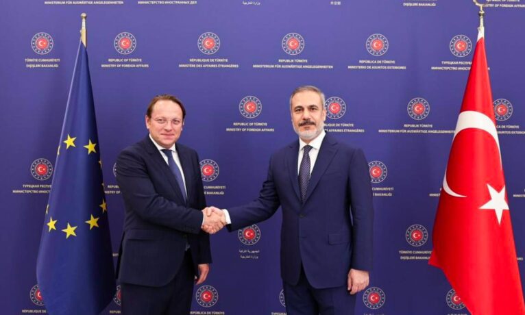 AB- Türkiye arasında 781 milyon euroluk sığınmacı sözleşmesi