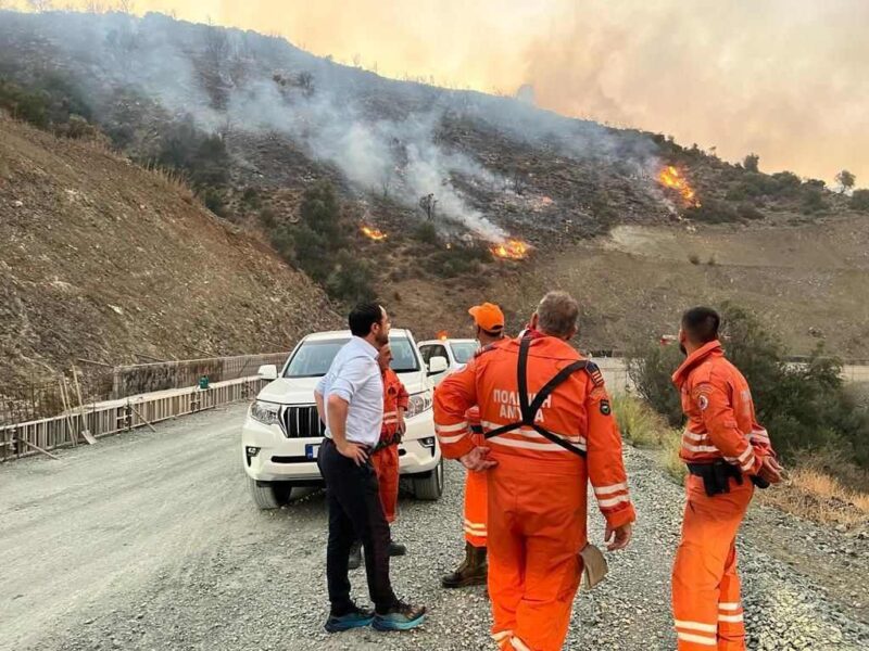 Limasol orman yangını hala sürüyor: Kundaklama şüphesi var