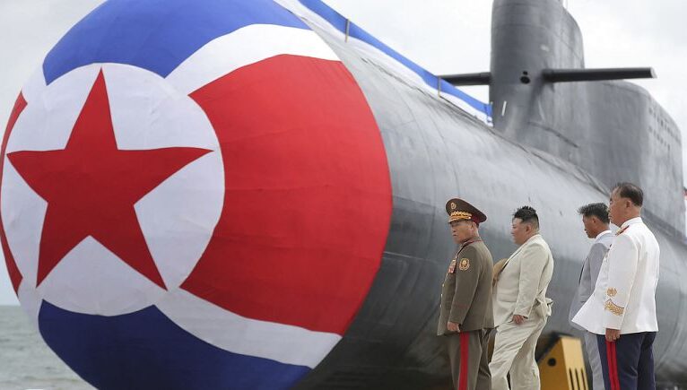 Kuzey Kore, ilk operasyonel ‘nükleer saldırı denizaltısını’ geliştirdiğini duyurdu