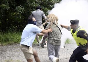İsveç’te Kuran yakma eylemi: En az 12 kişi gözaltına alındı