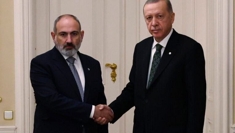 Erdoğan, Ermenistan Başbakanı Paşinyan ile görüştü